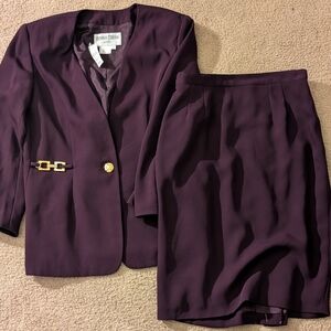 New With Tags Donna Toran Plum & Gold Business Skirt Suit Set Size 12 Vintage